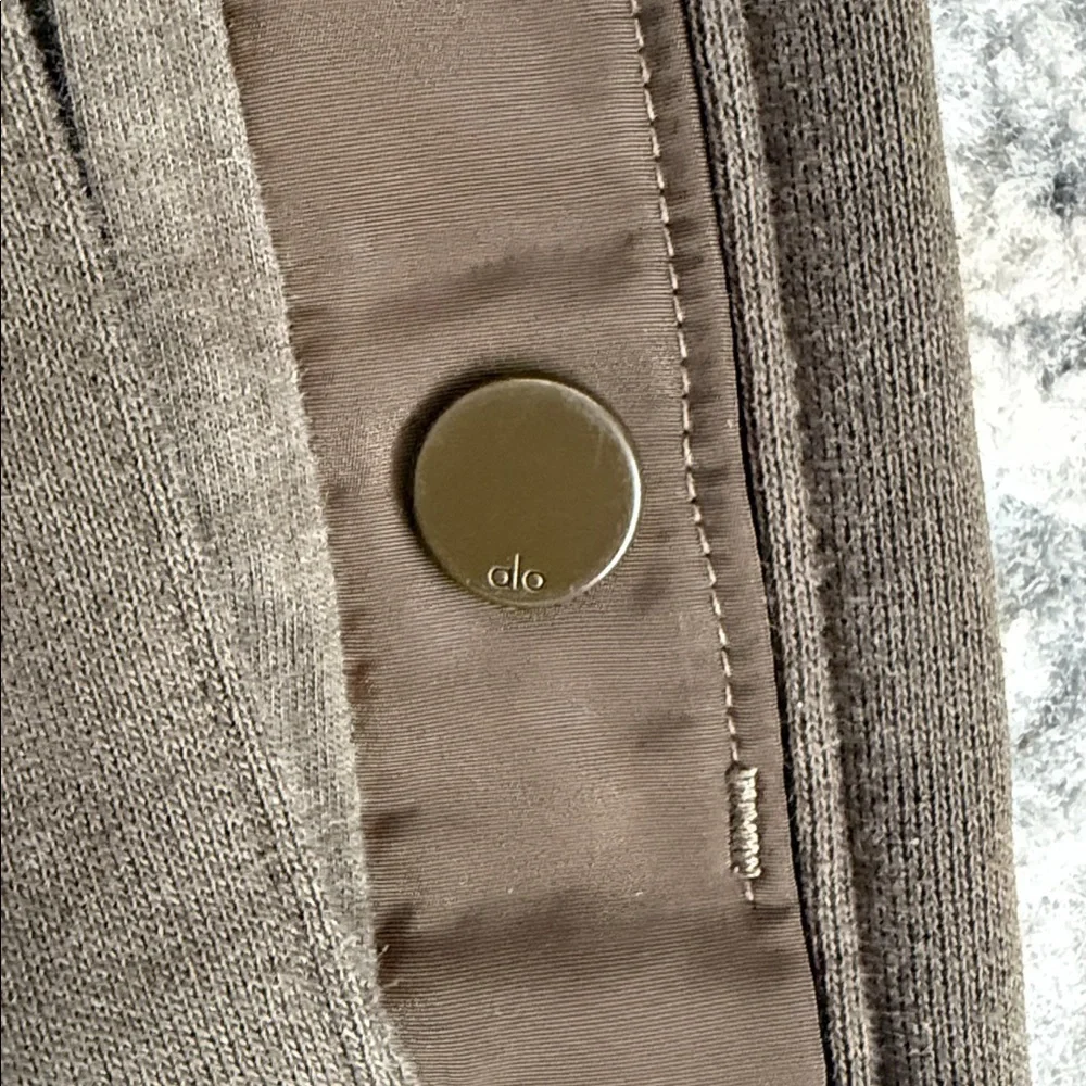 ALO Yoga gently used